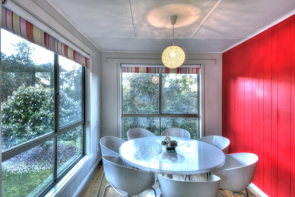 Cove Beach Apartment 2 コールズ・ベイ エクステリア 写真