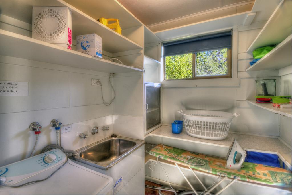 Cove Beach Apartment 2 コールズ・ベイ エクステリア 写真